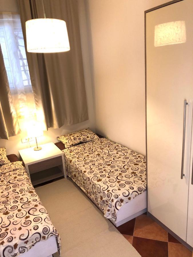 Lovely Apartment Sveti Stefan Extérieur photo